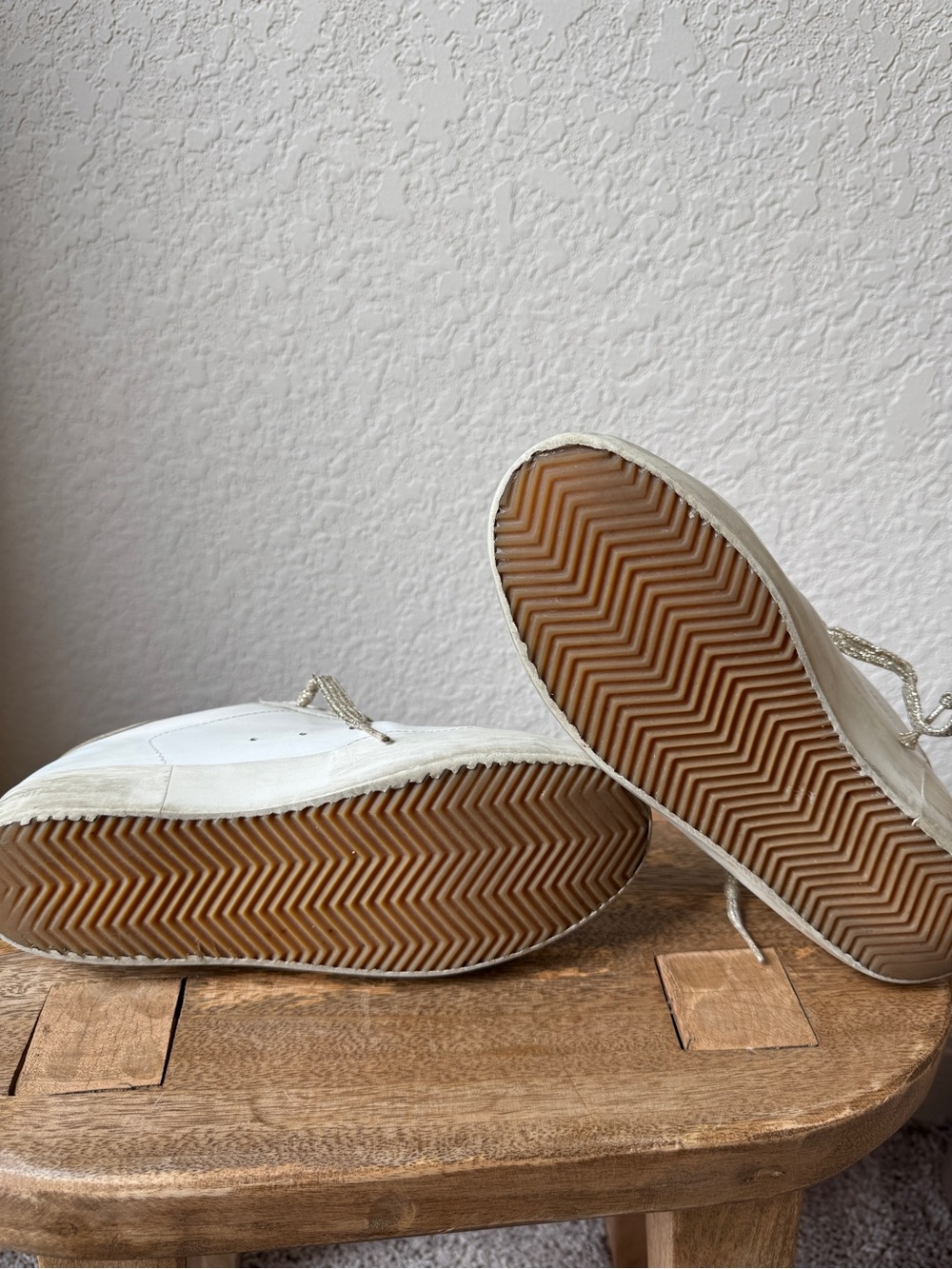 Golden Goose Super-Star Low Top Sneaker - Picture 6 of 6